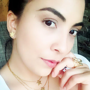 Meet your Posher, Mary jose